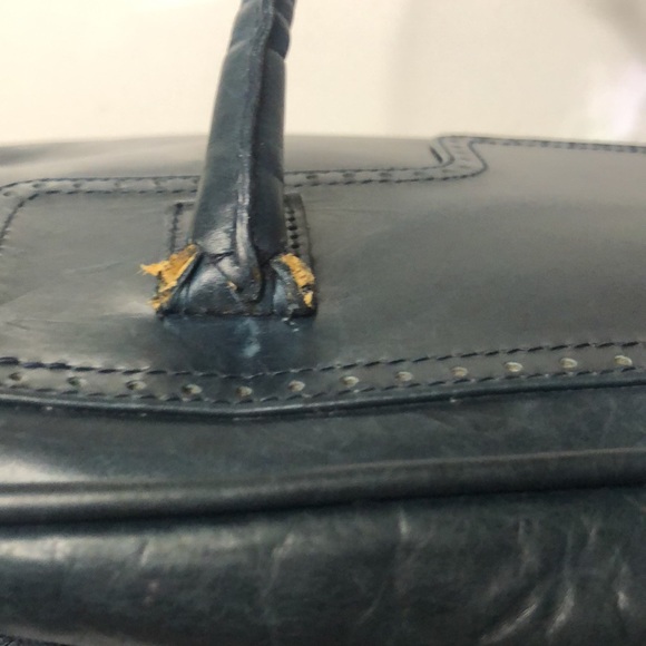 STUART WEITZMAN dark emerald green soft leather shoulder handbag. - Picture 11 of 16